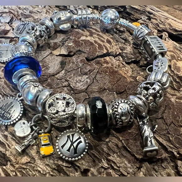 M- Brands: Pandora, Trollbeads, Chamilia, Artisan, - Picture 1 of 1